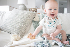 Bandana Bib - Floating Feathers Cream - Audrey & Me